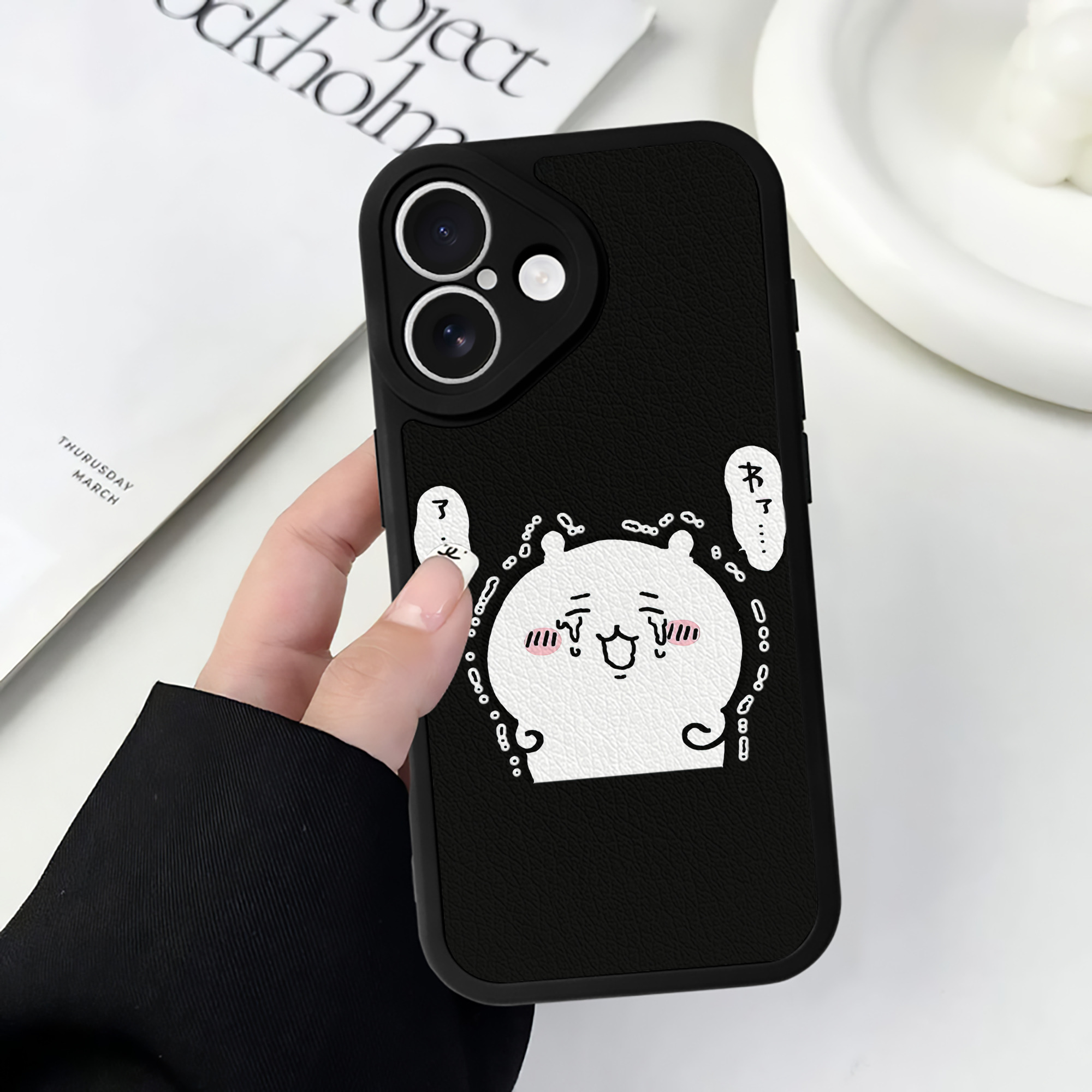 （画像用） ちいかわ ちいかわ Chii-kawa chiikawa 【iPhone 16シリーズ対応】シリコンスマホケース（レザー調） 材質：シリコン